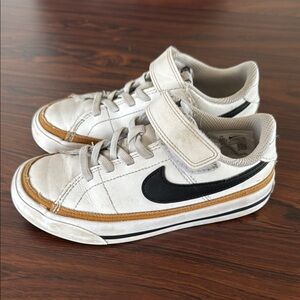 Nike court legacy sneakers